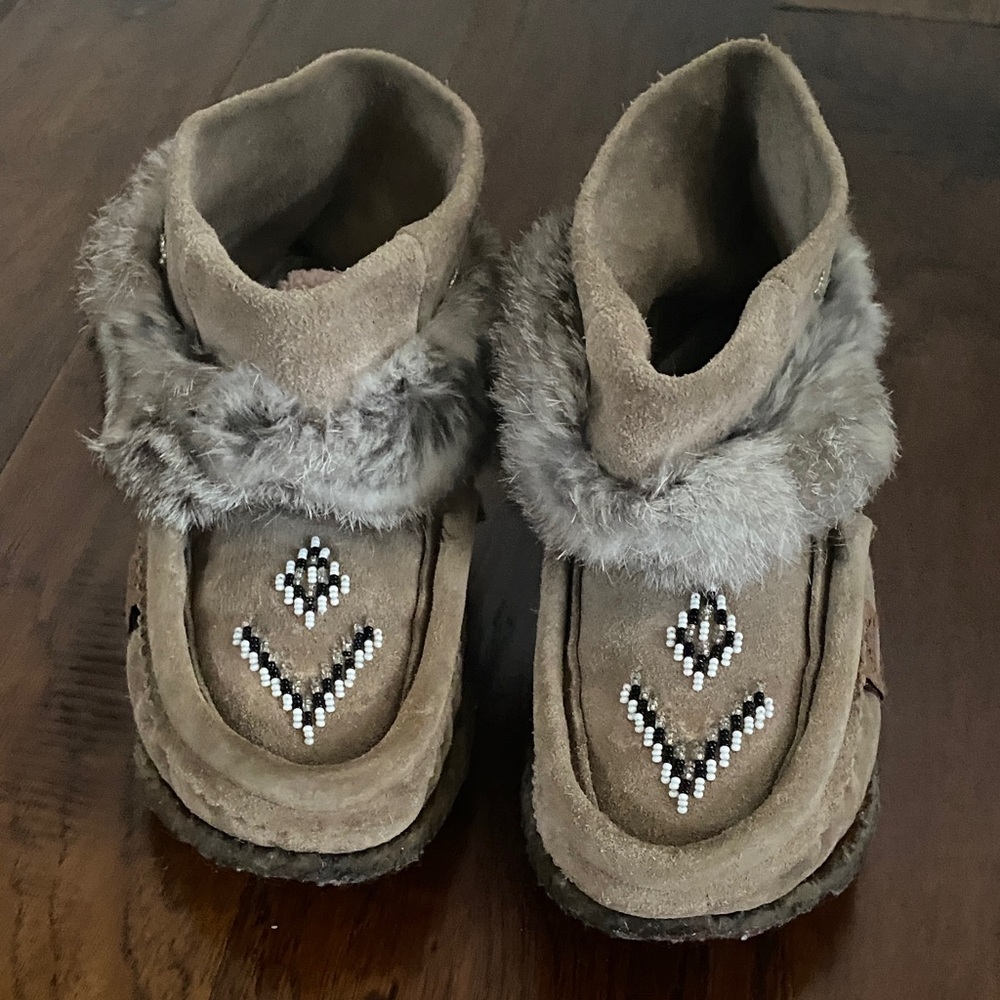 Grey Suede Fur-Trimmed Moccasins with Beaded Design